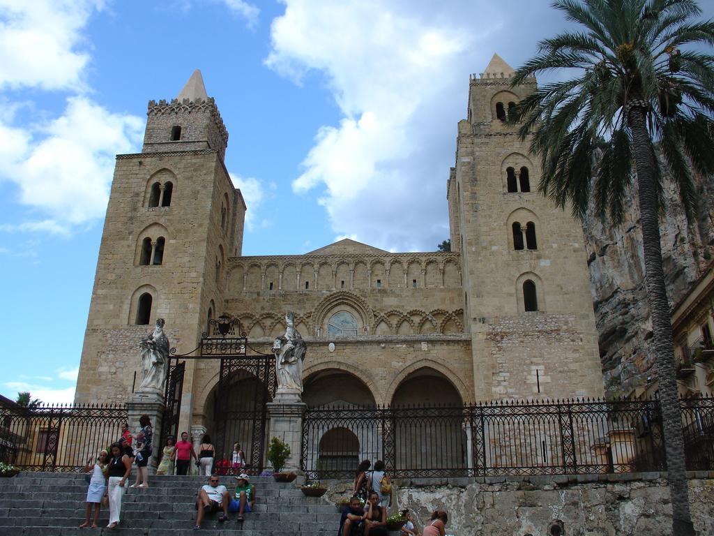 Penthouse Duomo Apartment Cefalu Ruang foto